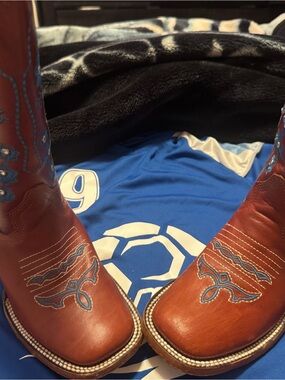 Big girls’s Brown Leather Western Boots with Blue Stitching